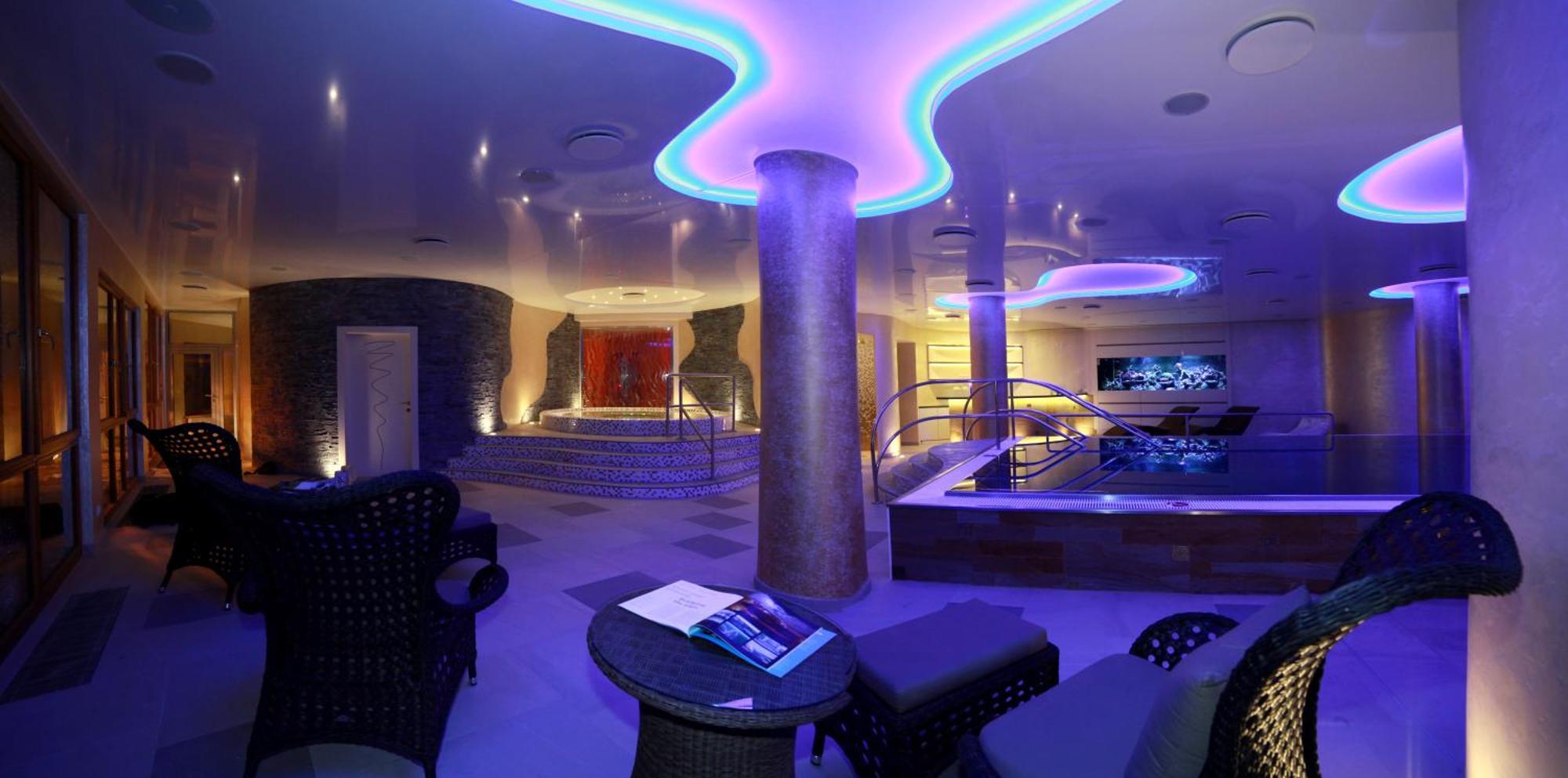 Boutique Hotel Ambiente ****+ Κάρλοβι Βάρι Εξωτερικό φωτογραφία