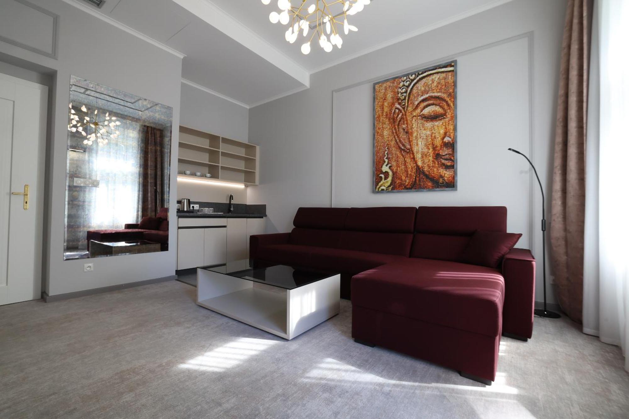 Boutique Hotel Ambiente ****+ Κάρλοβι Βάρι Εξωτερικό φωτογραφία