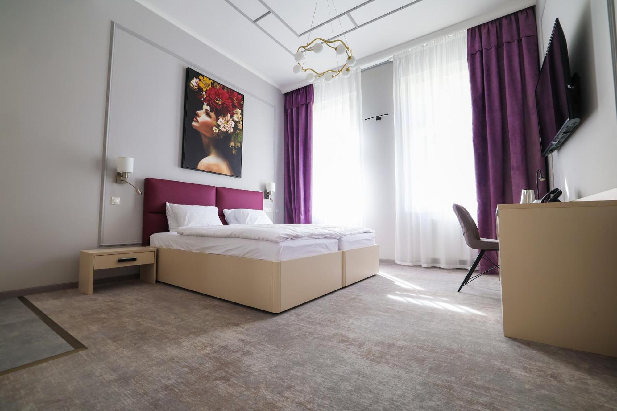 Boutique Hotel Ambiente ****+ Κάρλοβι Βάρι Εξωτερικό φωτογραφία