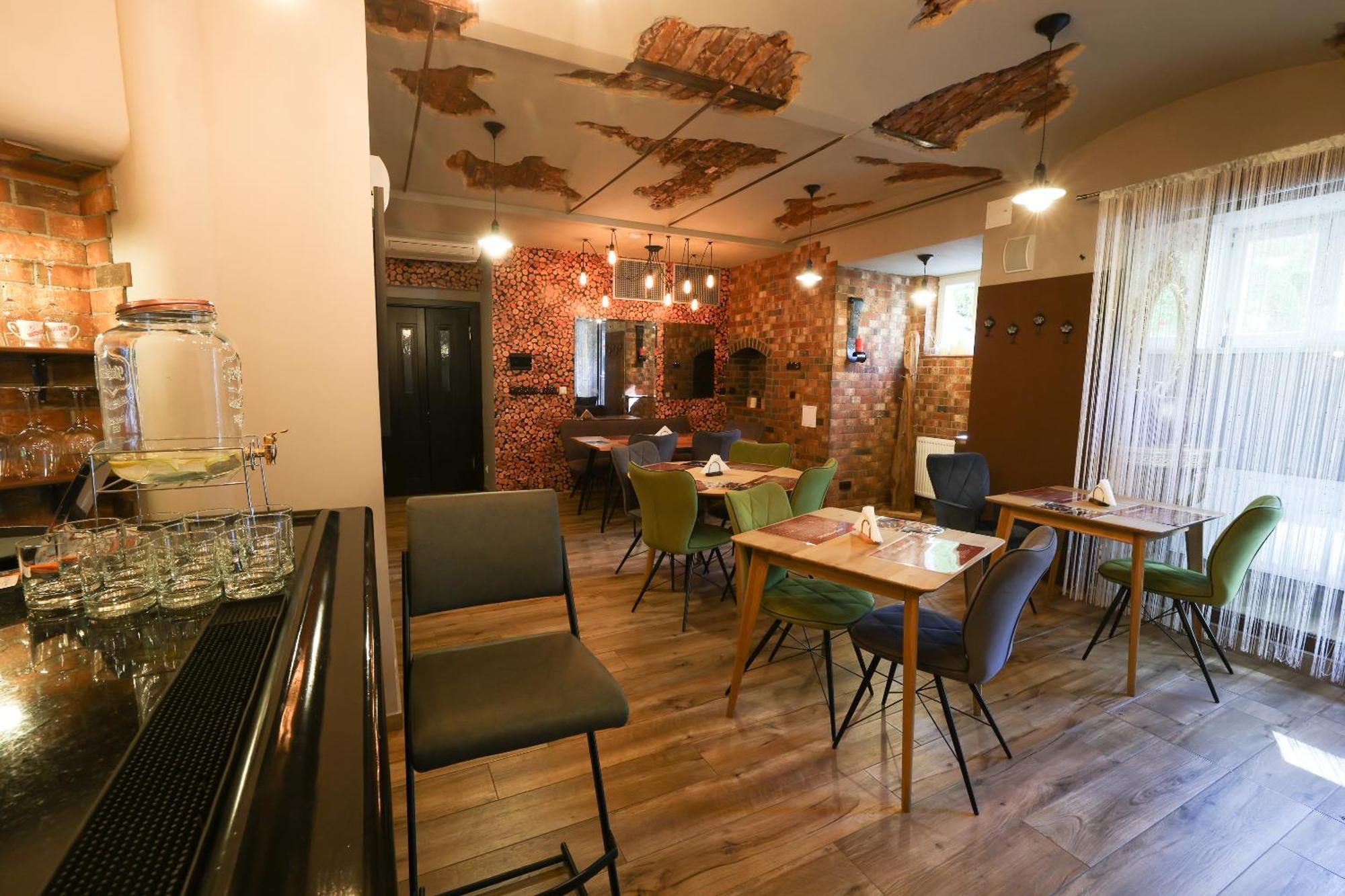 Boutique Hotel Ambiente ****+ Κάρλοβι Βάρι Εξωτερικό φωτογραφία